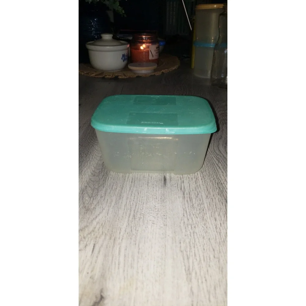 Tupperware 3 Cup 700mL Clear Rectangular Food Storage Container Teal Lid 2913A-4